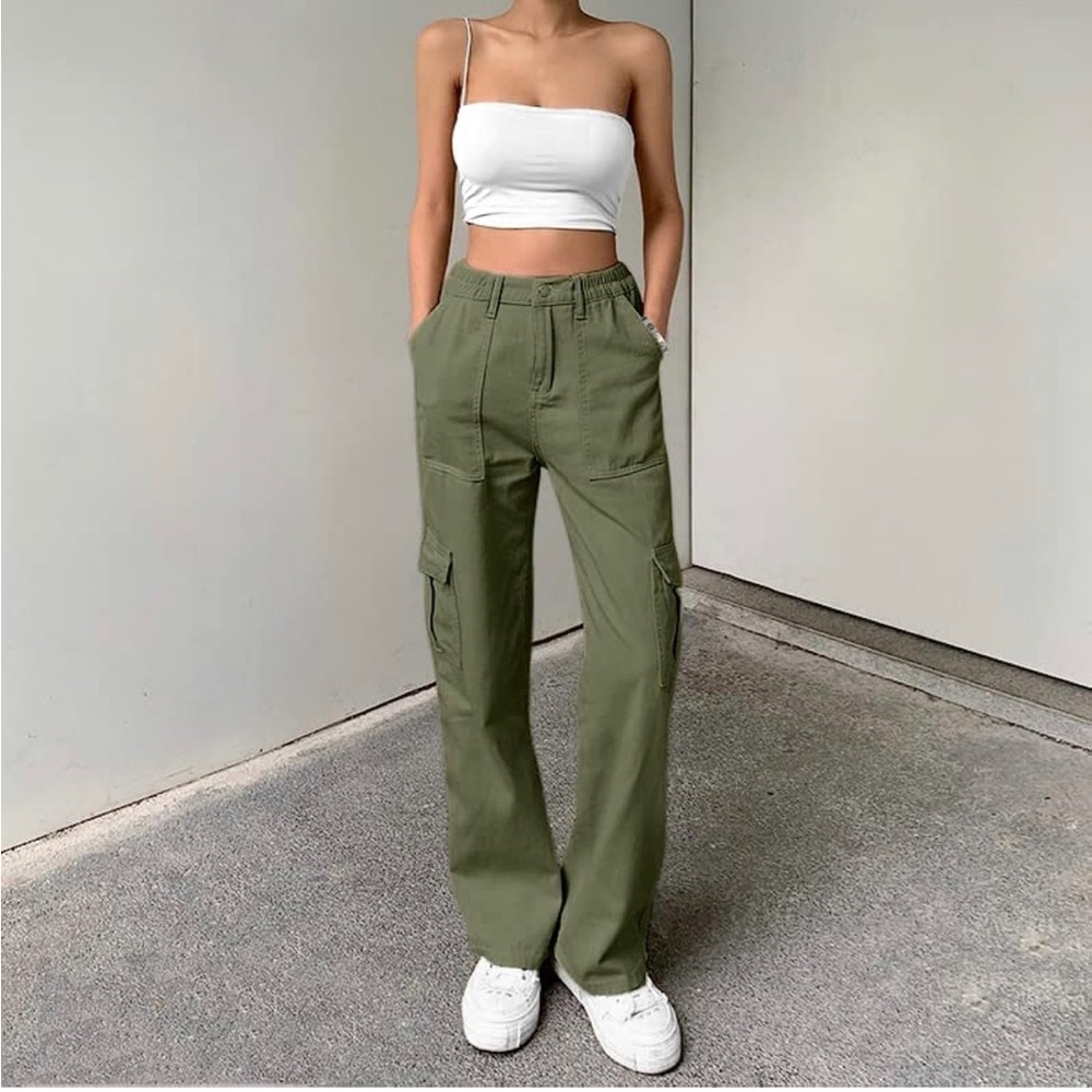 NEW WITH TAGS! Size Small green cargo pants!